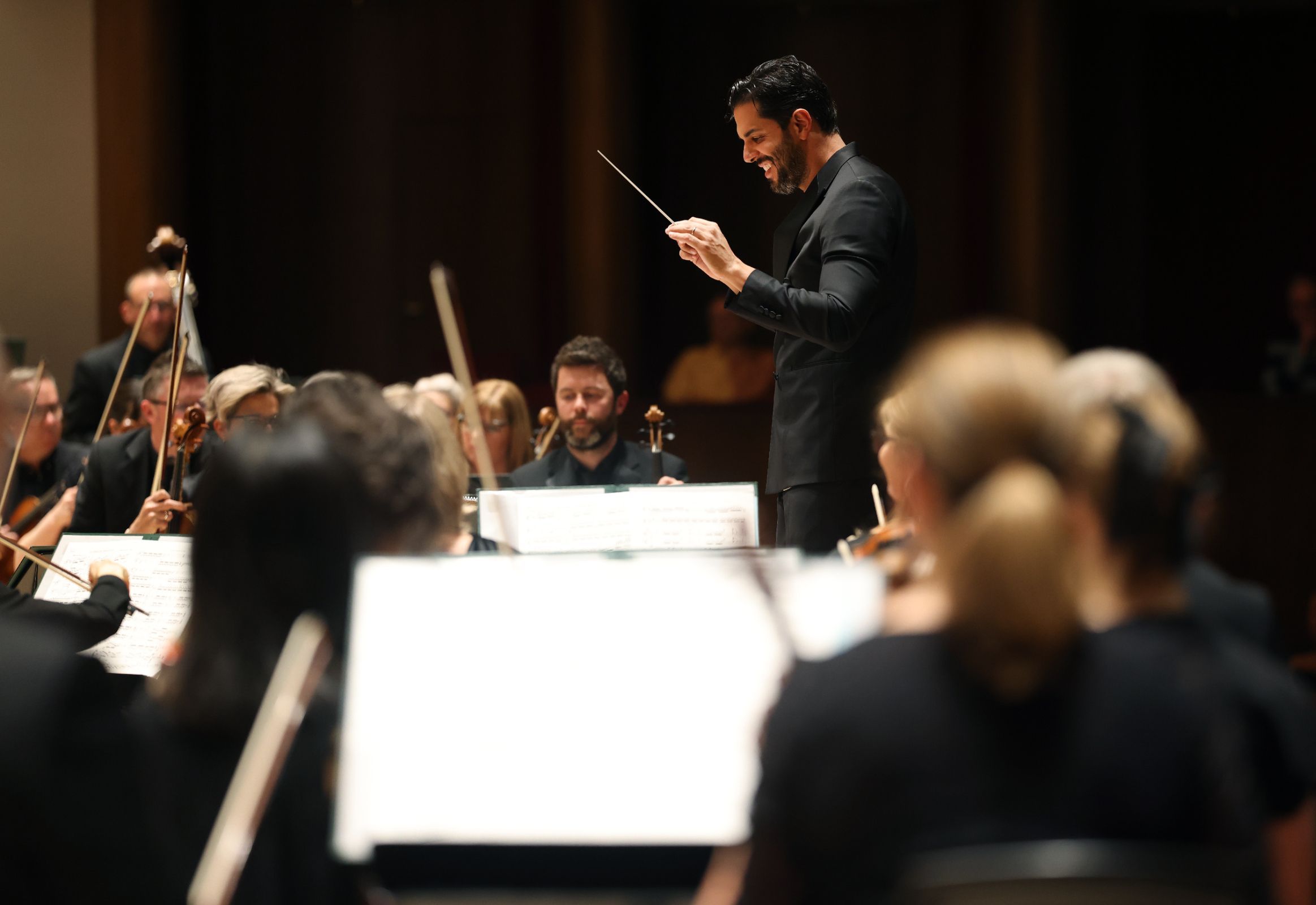 Domingo Hindoyan conducts the Royal Liverpool Philharmonic Orchestra &copy; Gareth Jones