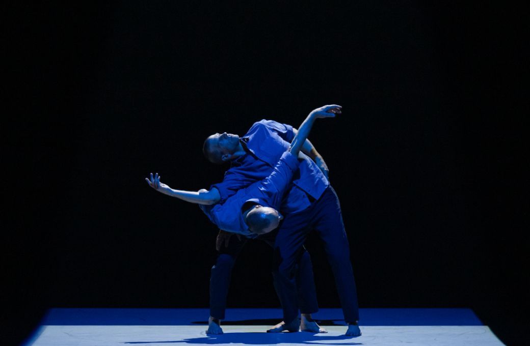 Michael Nunn and William Trevitt in Russell Maliphant&rsquo;s <i>Critical Mass</i> &copy; Amber Hunt