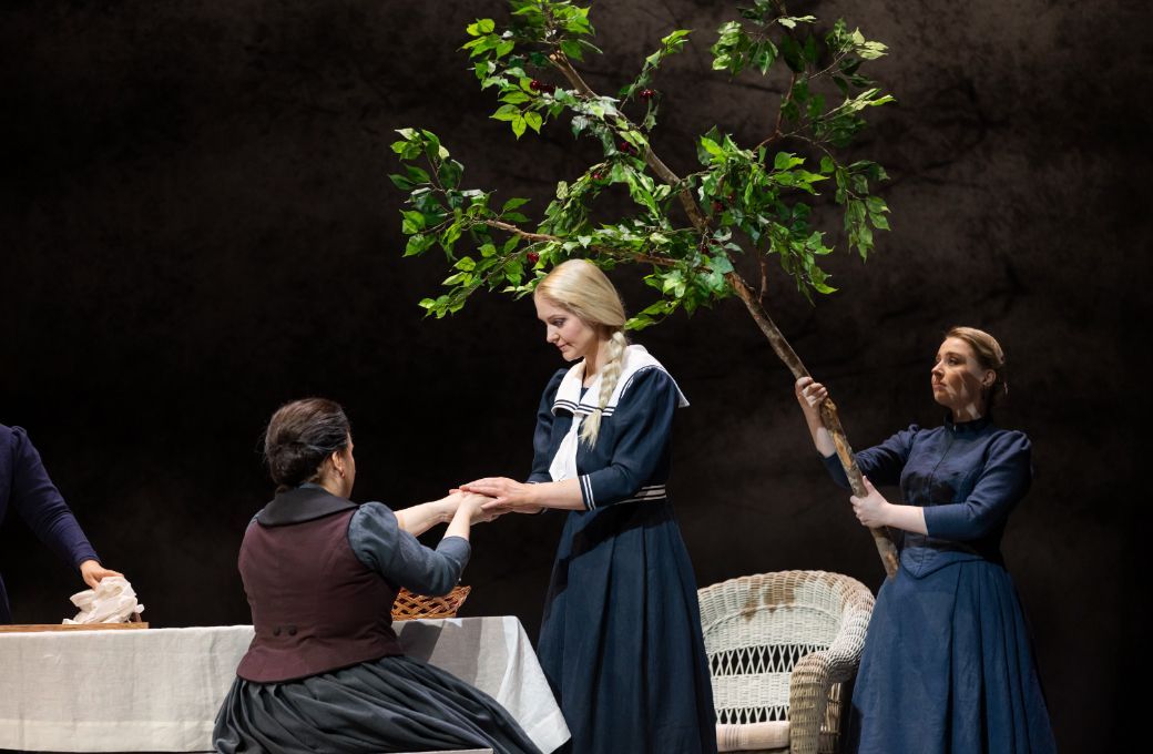 Natalia Vinogradova (Martha), Nina Bezu (Iolanta) and Elisaveta Rimkevitch (Brigitta) &copy; Emma Suominen
