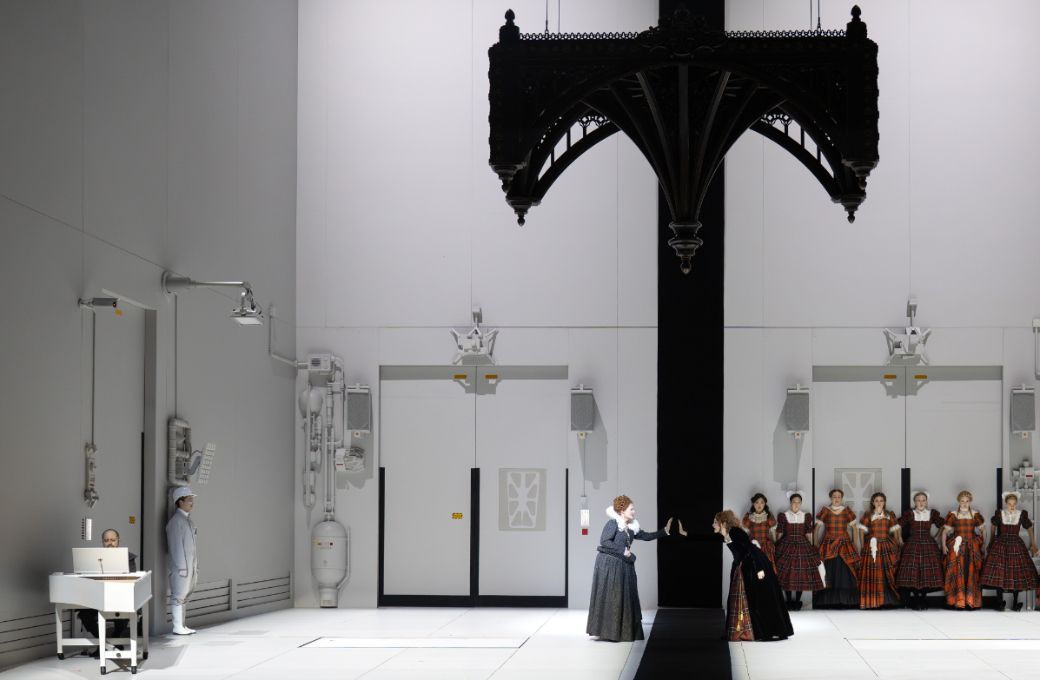 Mahan Esfahani am Cembalo, Johanni van Oostrum (Elizabeth) und Vera-Lotte Boecker (Mary) © Monika Rittershaus