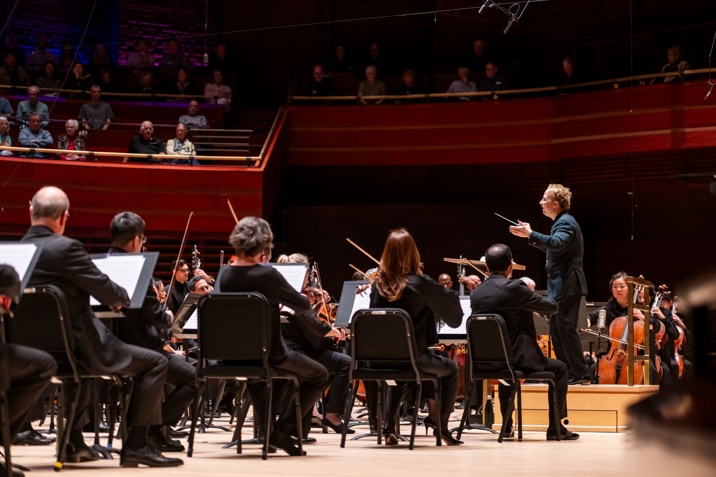 Yannick Nézet-Séguin conducts the Philadelphia Orchestra &copy; Allie Ippolito