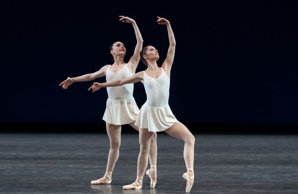 Emilie Gerrity and Unity Phelan in George Balanchine&rsquo;s <i>Concerto Barocco</i> &copy; Erin Baiano