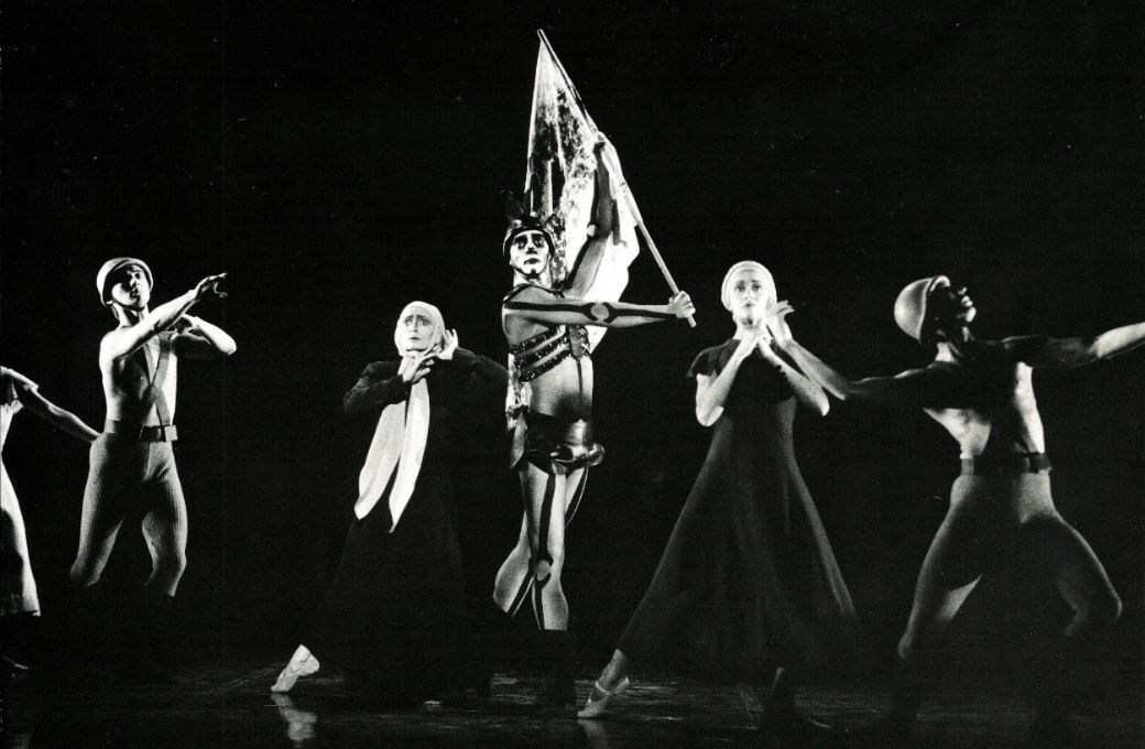 Marion Tait as the Mother, Joseph Cipolla as Death, Karen Waldie as the Woman in <i>The Green Table</i> &copy; Leslie E Spatt 1992