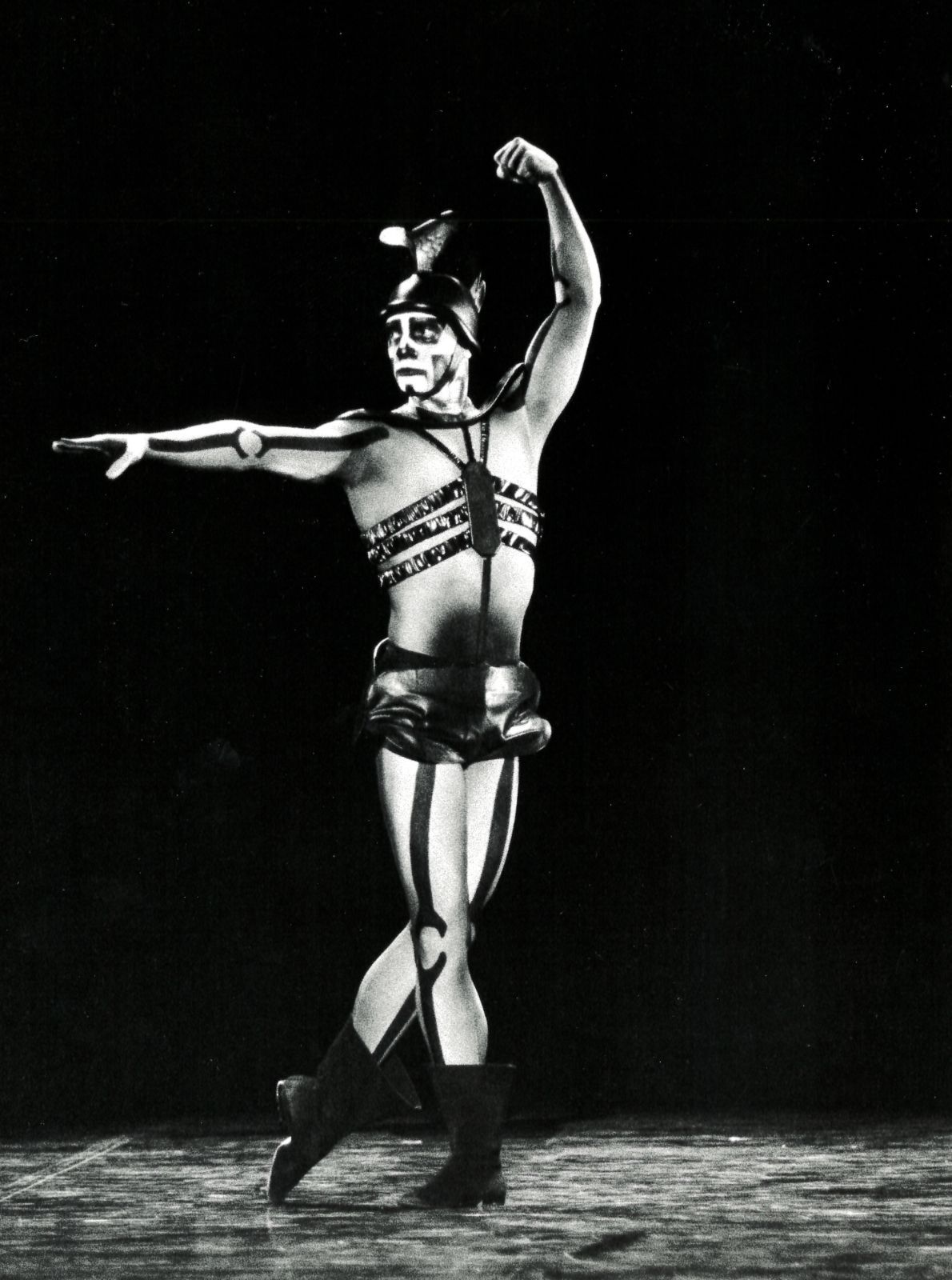 Joseph Cipolla as Death in Kurt Jooss’ <i>The Green Table</i> &copy; Leslie E Spatt 1992