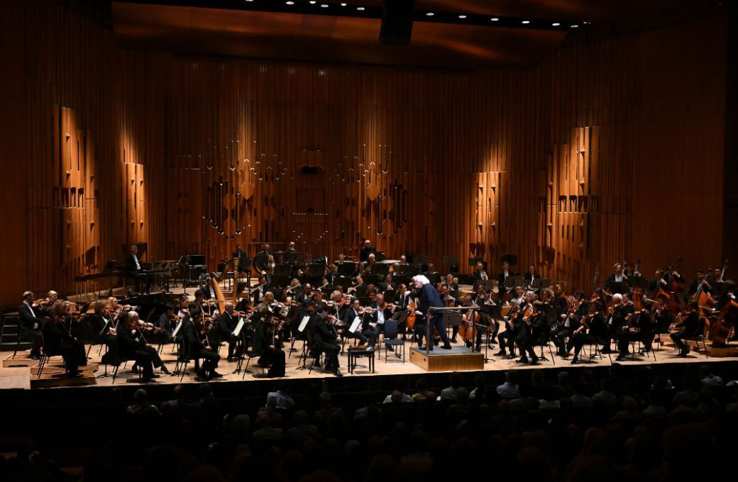 Sir Simon Rattle conducts the London Symphony Orchestra &copy; LSO | Mark Allan