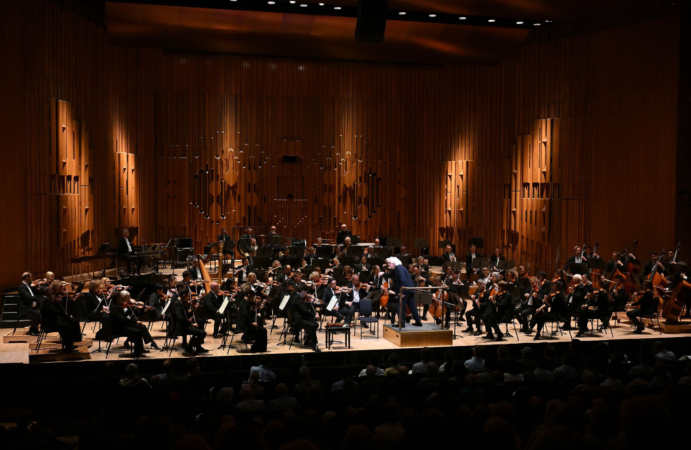 Sir Simon Rattle conducts the London Symphony Orchestra &copy; LSO | Mark Allan