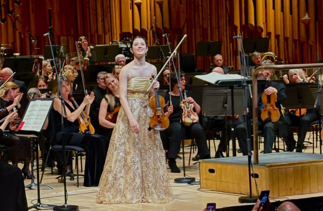 Mar&iacute;a Due&ntilde;as and the BBC Symphony Orchestra &copy; Mark Pullinger