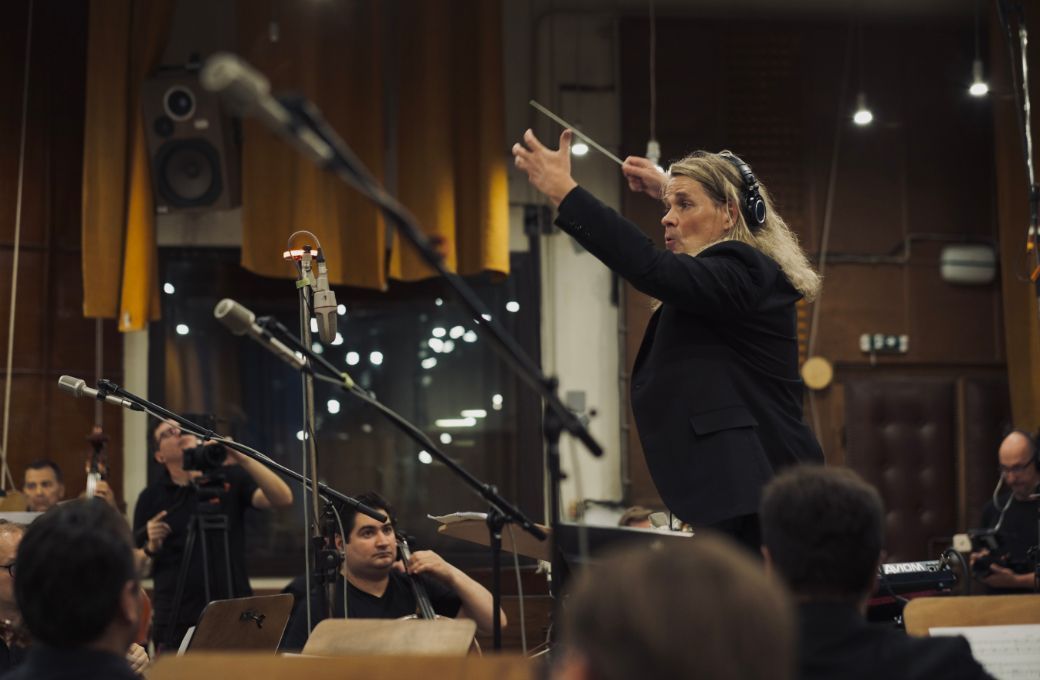 Nathan Henninger conducting in Budapest &copy; Viktor Szende | NateChet Music