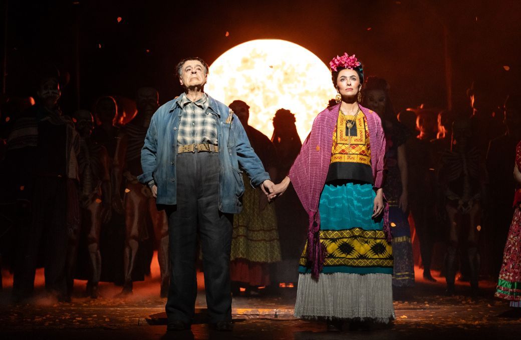 Carlos &Aacute;lvarez (Diego) and Isabel Leonard (Frida) &copy; Marty Sohl | Met Opera