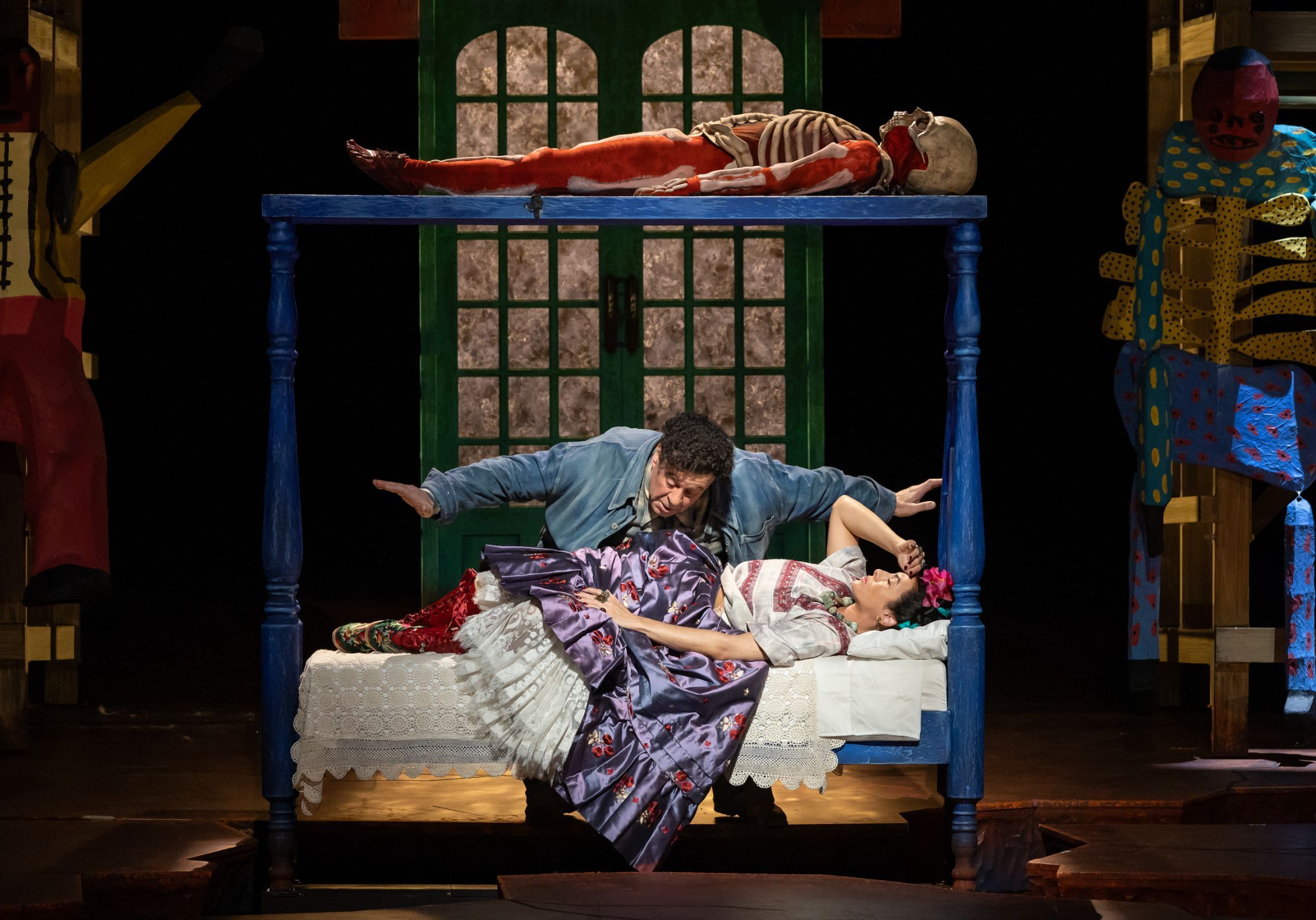 Carlos Álvarez (Diego) and Isabel Leonard (Frida) &copy; Marty Sohl | Met Opera