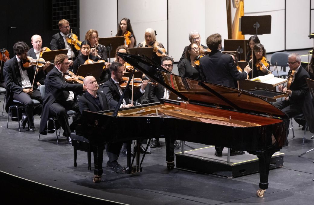 Nelson Goerner, piano, y la Orquesta Sinf&oacute;nica de Tenerife &copy; Miguel Barreto | Auditorio de Tenerife