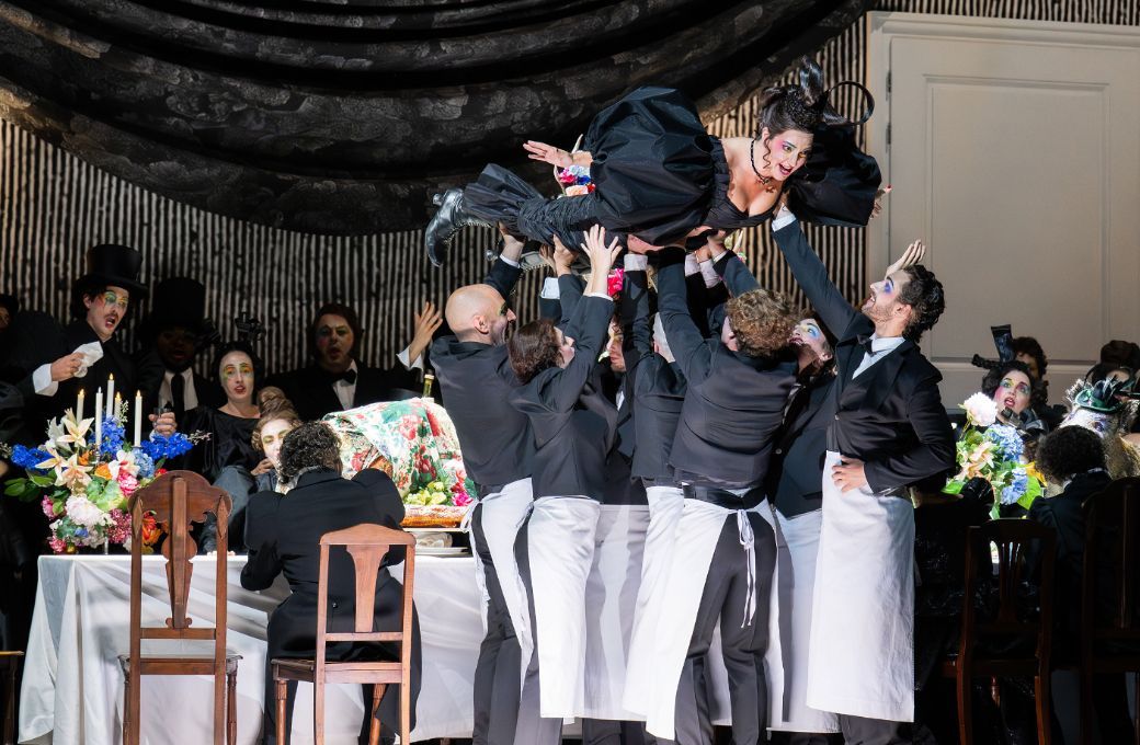 Marina Viotti (Marchesa Melibea) and ensemble &copy; SF | Monika Rittershaus
