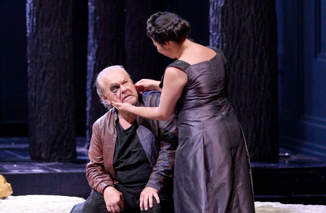 Michael Volle (Wotan) und Szilvia V&ouml;r&ouml;s (Fricka) &copy; Wiener Staatsoper | Michael P&ouml;hn