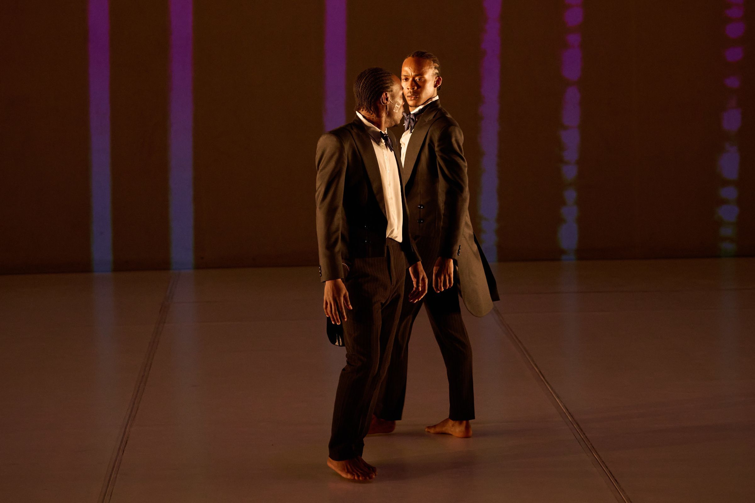 Aphiwe Dike and Tumelo Lekana in Dada Masilo’s <i>Hamlet</i> © Lauge Sorensen