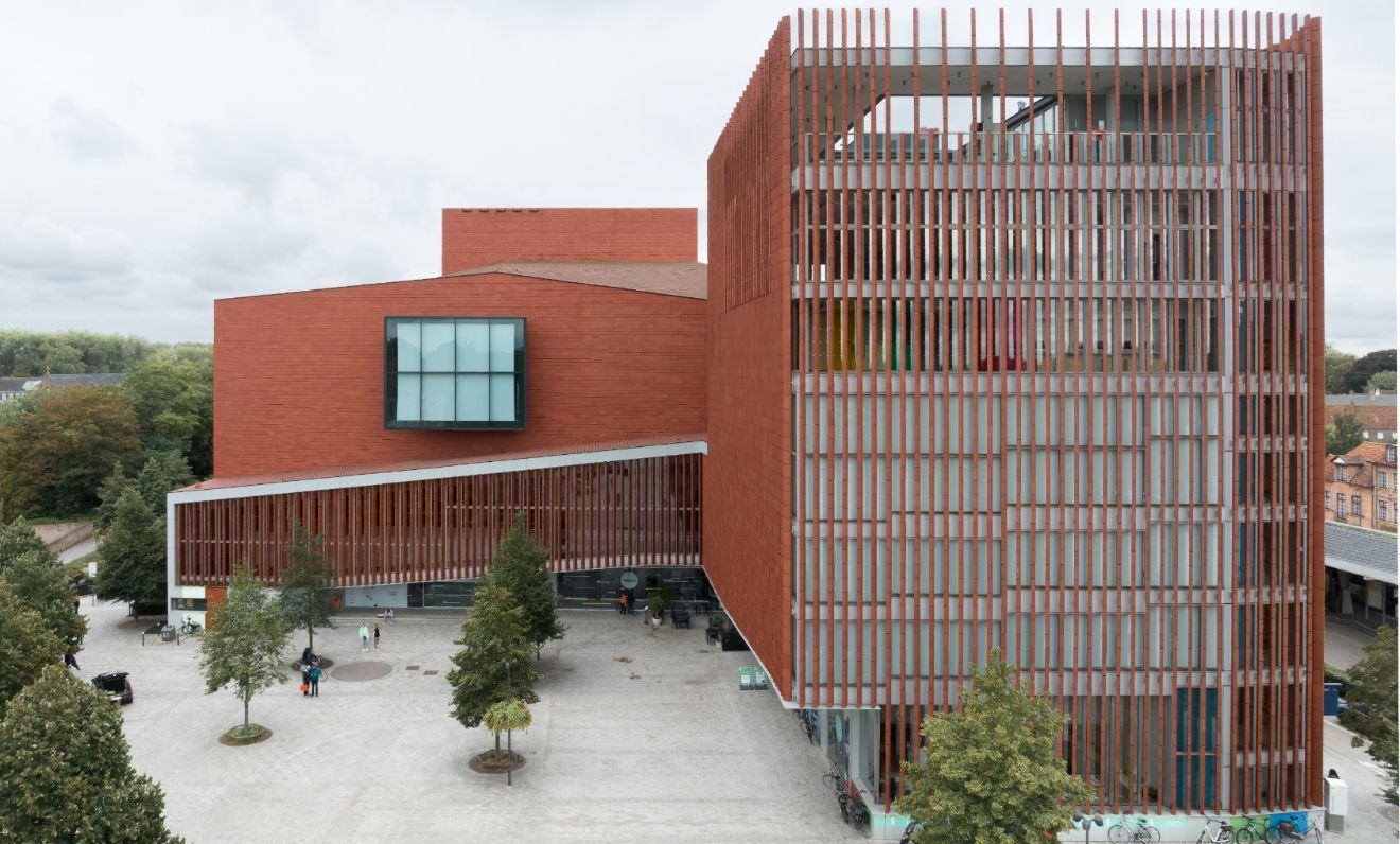 Exterior 3 &copy; Walter Vorjohann