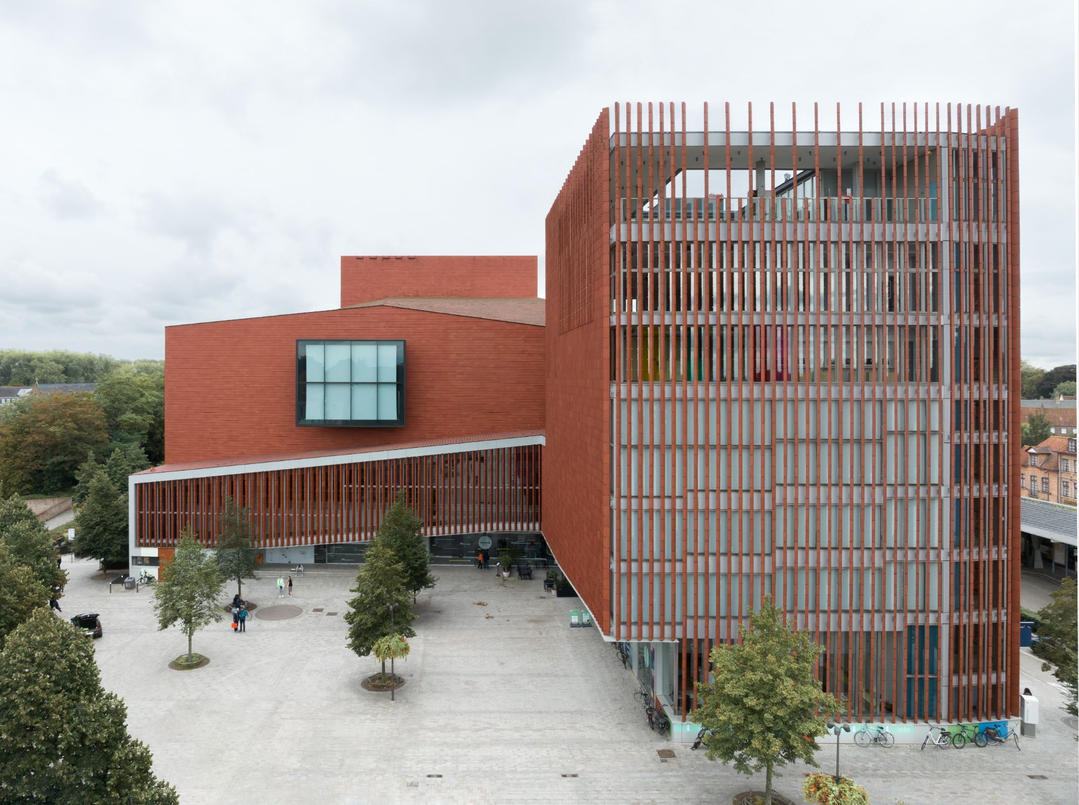 Exterior 3 &copy; Walter Vorjohann
