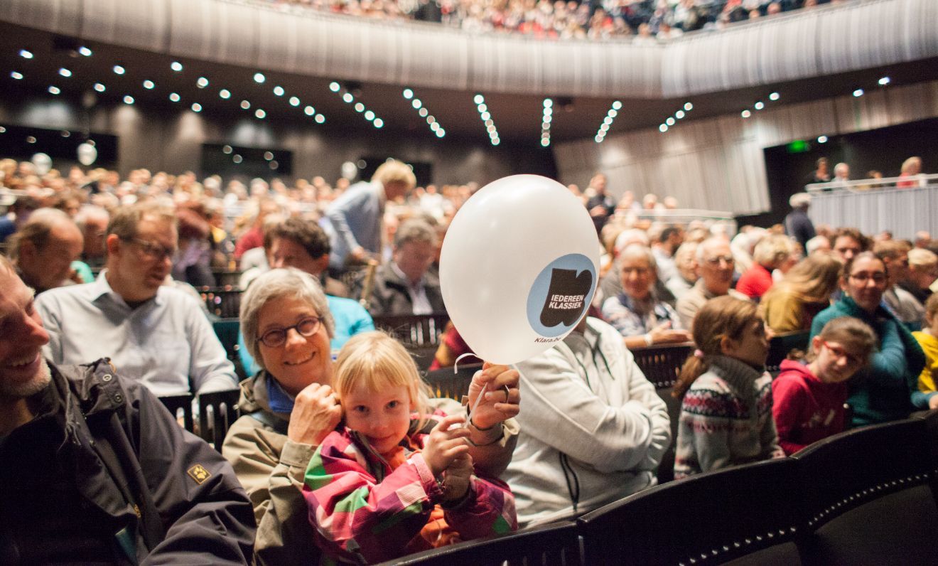 Main Stage - Audience &copy; Tim Theo Deceuninck