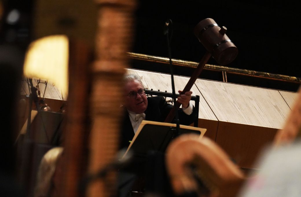 The Mahler 6 hammer blow &copy; Alex Burns | The Hall&eacute;