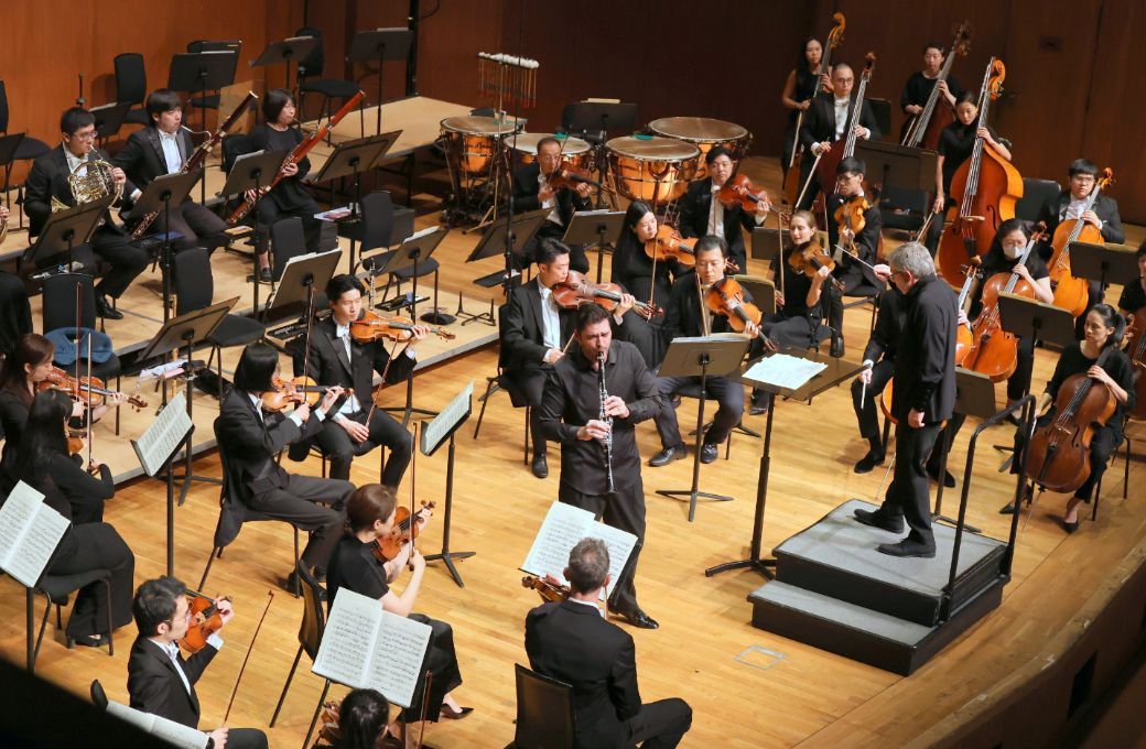 Raphaël Sévère, Olari Elts and the Hong Kong Sinfonietta © HK Sinfonietta Ltd
