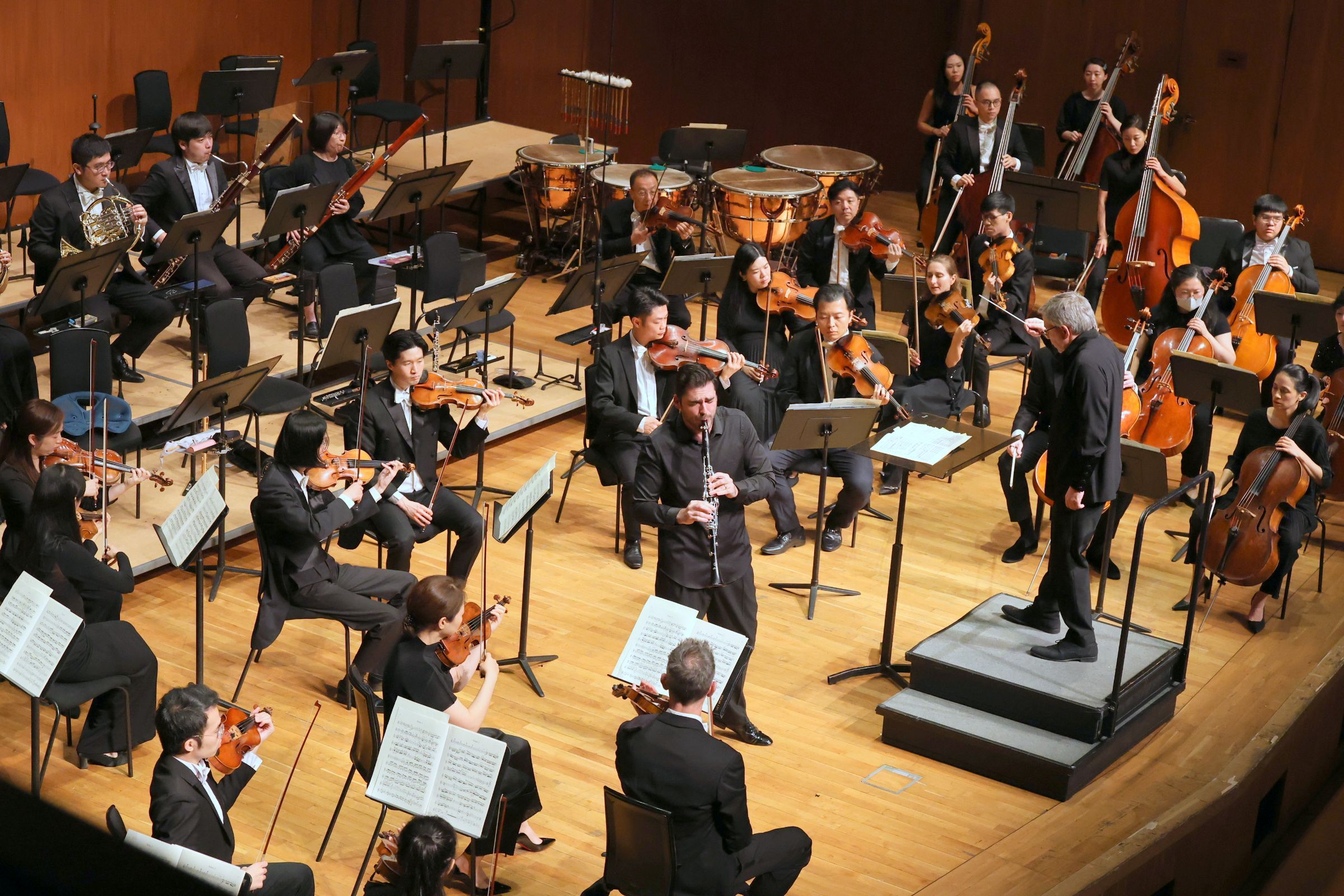 Raphaël Sévère, Olari Elts and the Hong Kong Sinfonietta © HK Sinfonietta Ltd