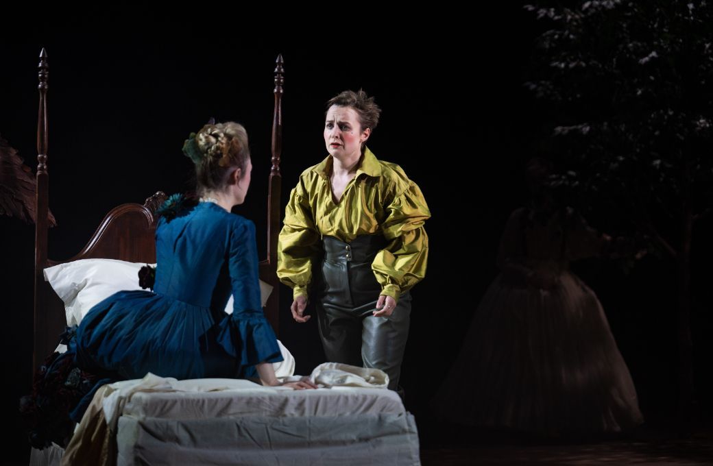 Kelli-Ann Masterson (Dorinda) and Katie Bray (Medoro) &copy; Matthew Williams-Ellis