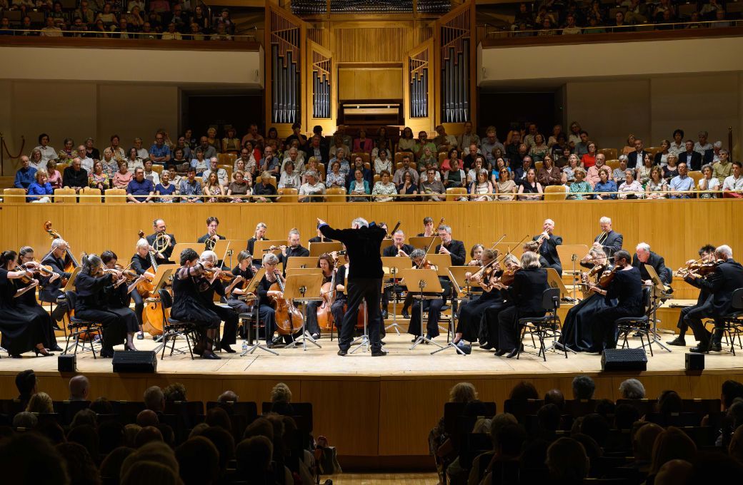 Sir John Eliot Gardiner al frente de The Constellation Orchestra &copy; Rafa Mart&iacute;n | Iberm&uacute;sica