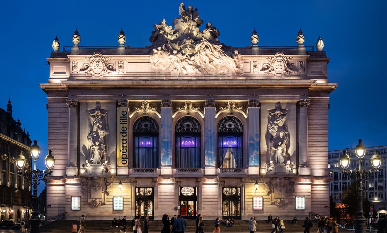 Opéra de Lille exterior at night &copy; Frédéric Iovino