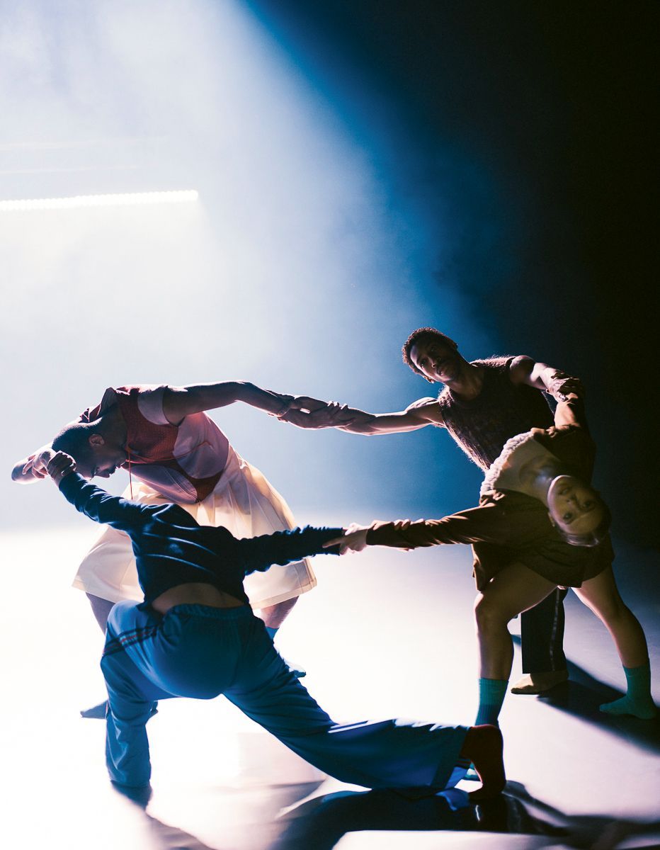 NDT2 in Imre and Marne van Opstal’s <i>Kill Your Darlings</i> © Rahi Rezvani