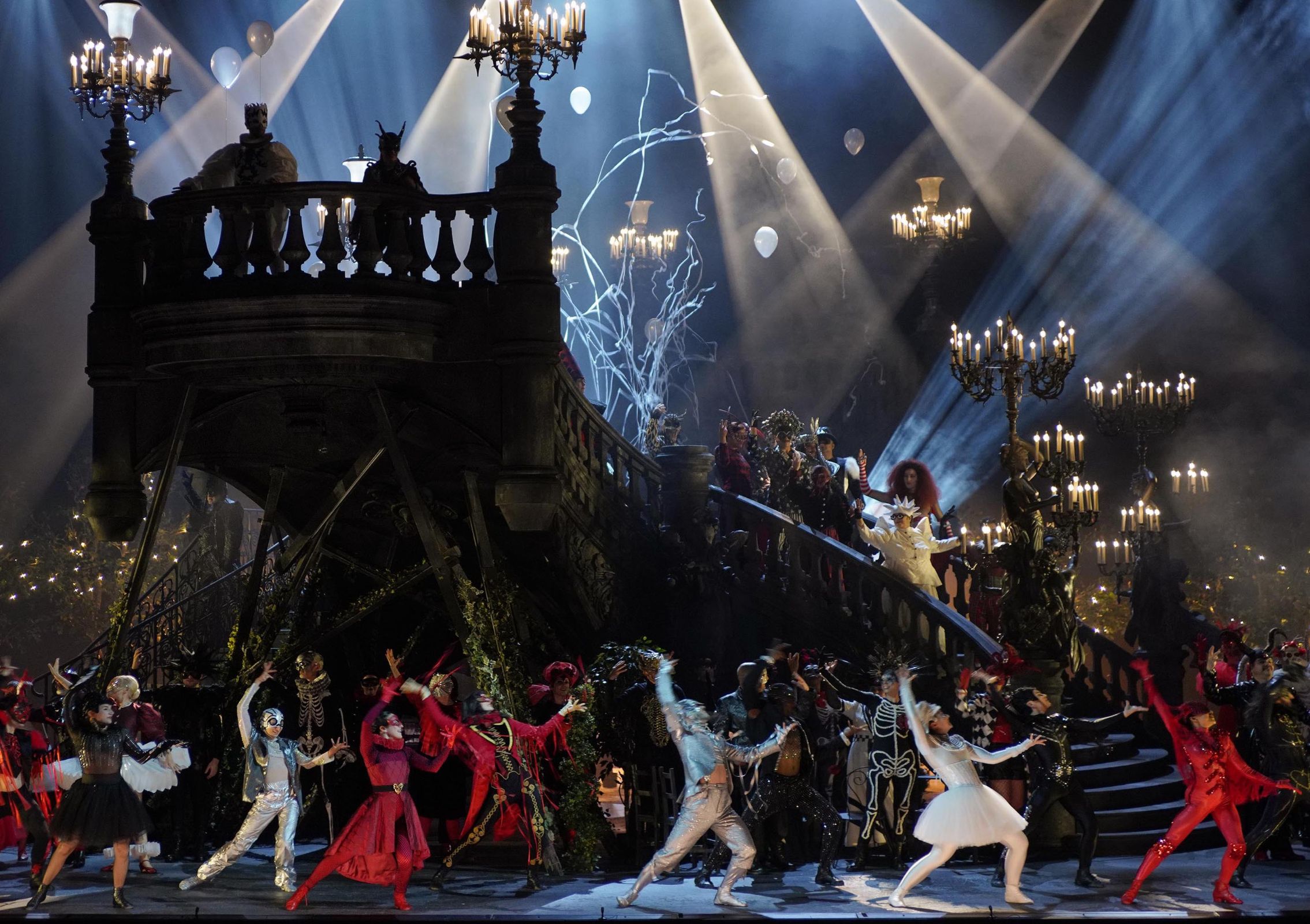 Escena de <i>Romeo y Julieta</i> &copy; Javier del Real | Teatro Real
