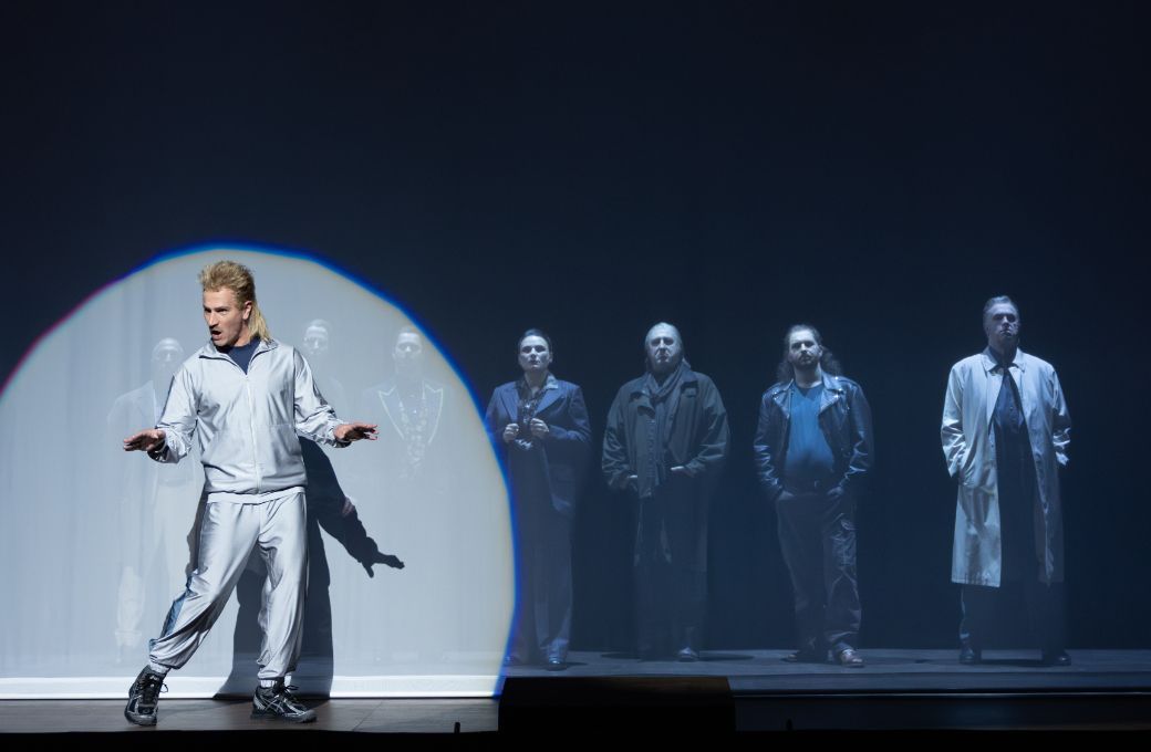 Georg Festl (Rodrigo / Tierbändiger) und Ensemble &copy; Pedro Malinowski