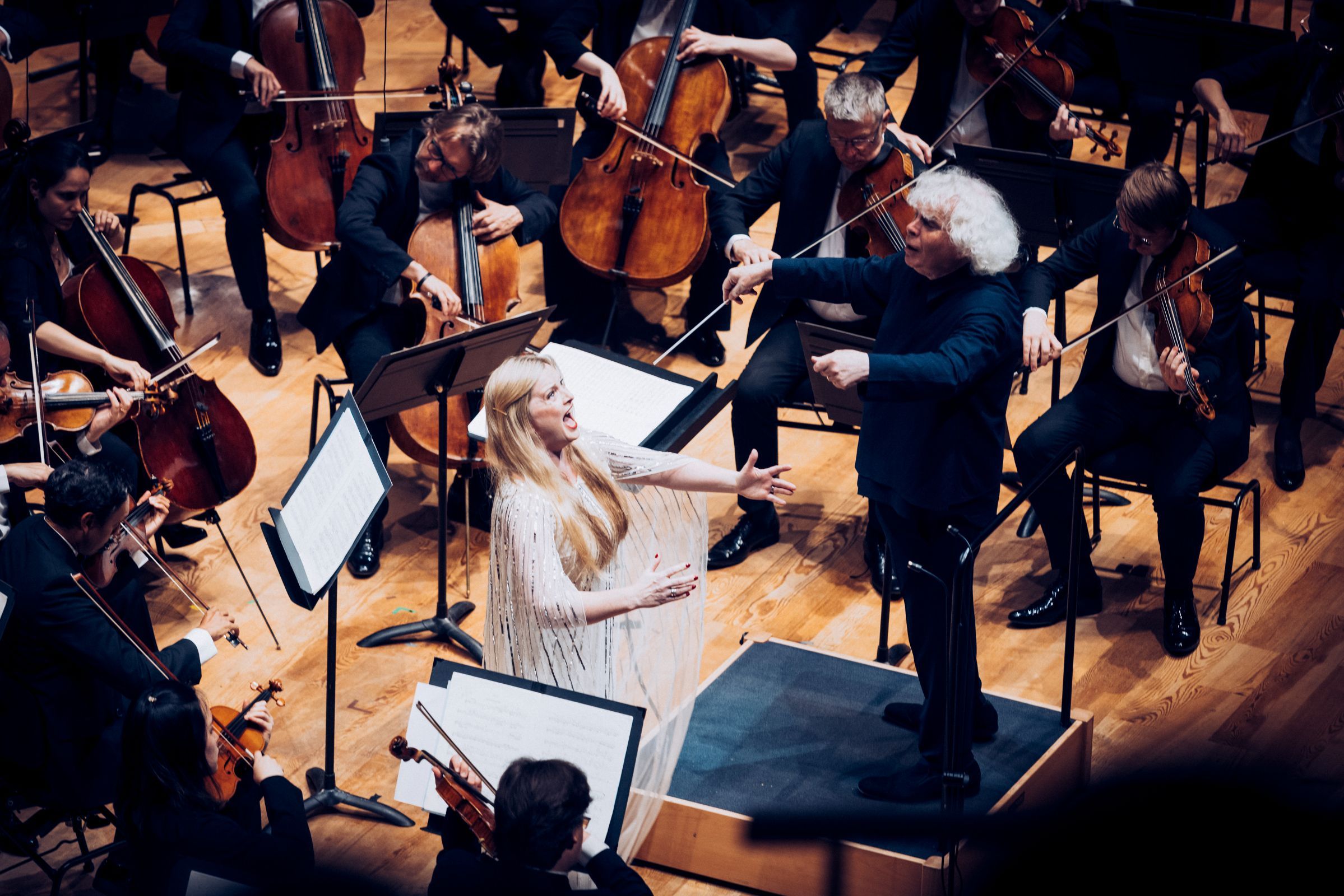 Lucy Crowe, Simon Rattle et le LSO à la Philharmonie &copy; Ava du Parc