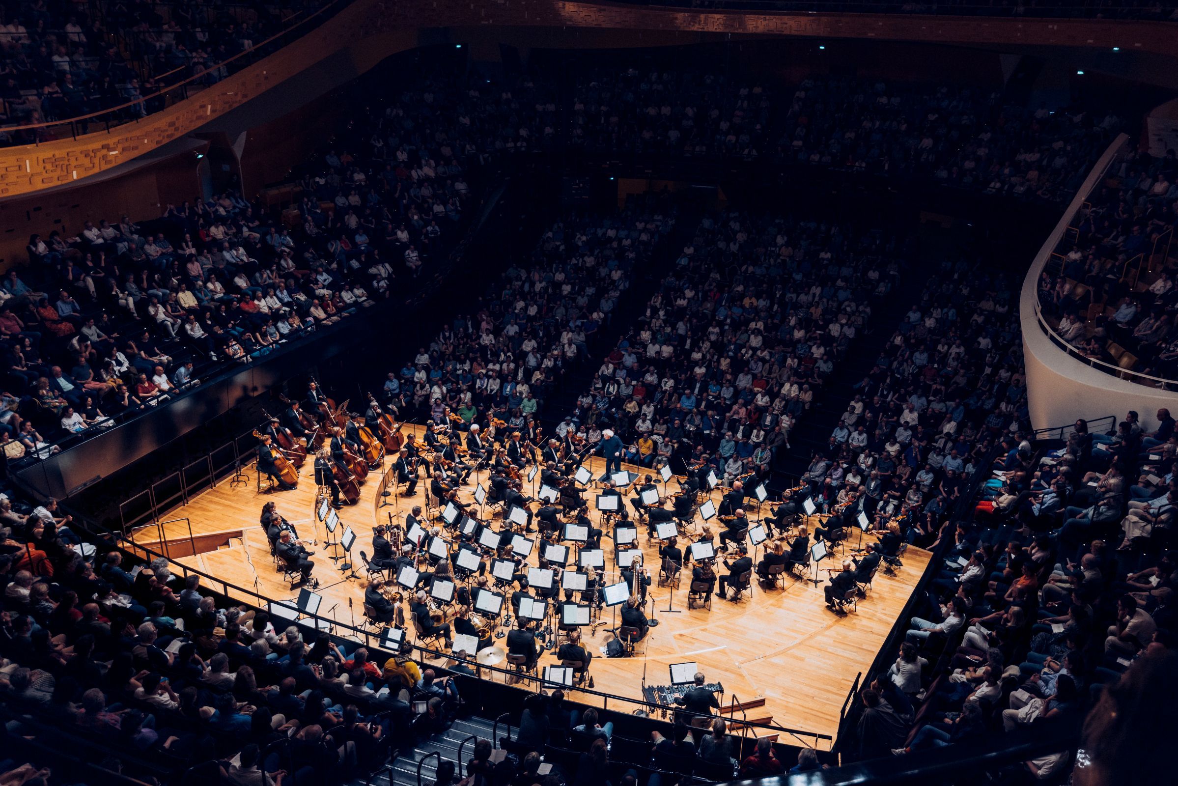 Simon Rattle et le LSO à la Philharmonie &copy; Ava du Parc