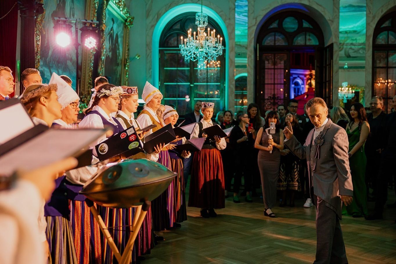 Aija Dimza performs with the Austrums Chamber Choir © Koris Austrums