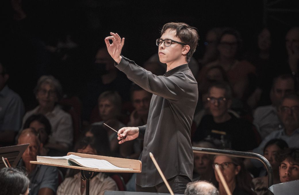 Tarmo Peltokoski conducts the Orchestre National du Capitole de Toulouse © Romain Alcaraz