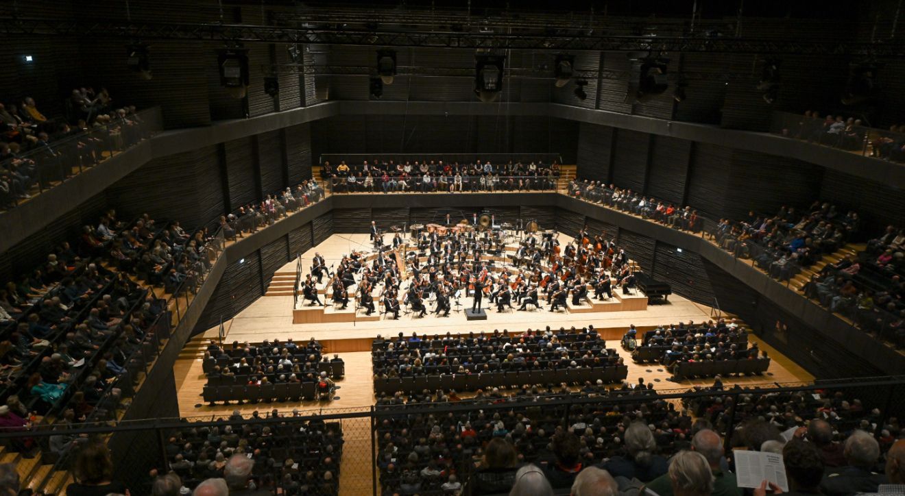 Munich Philharmonic Orchestra with Chief Conductor Lahav Shani © Tobias Hase