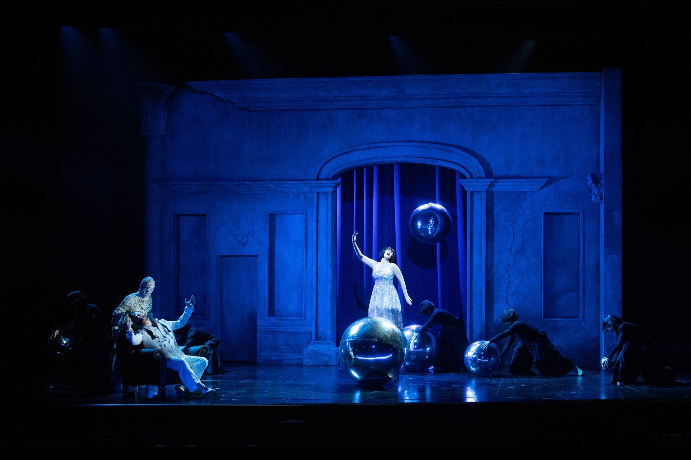Owen Willetts (Nireo), Tim Mead (Giulio Cesare) and Sarah Brady (Cleopatra) &copy; Richard Hubert Smith