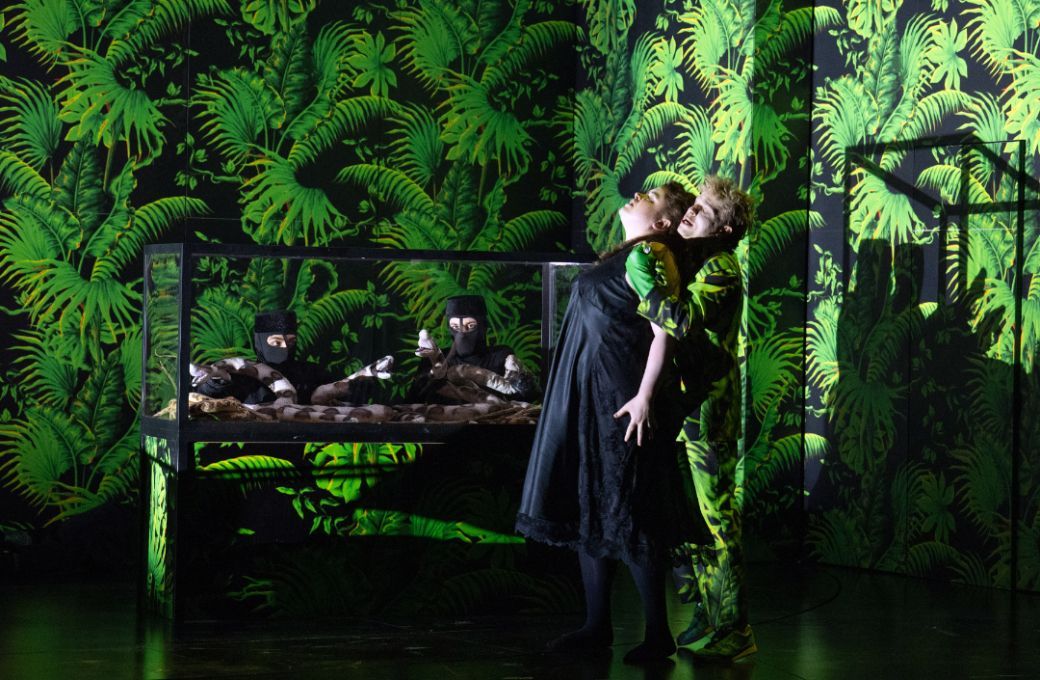 Jess Dandy (Cornelia) and Hugh Cutting (Tolomeo) &copy; Richard Hubert Smith
