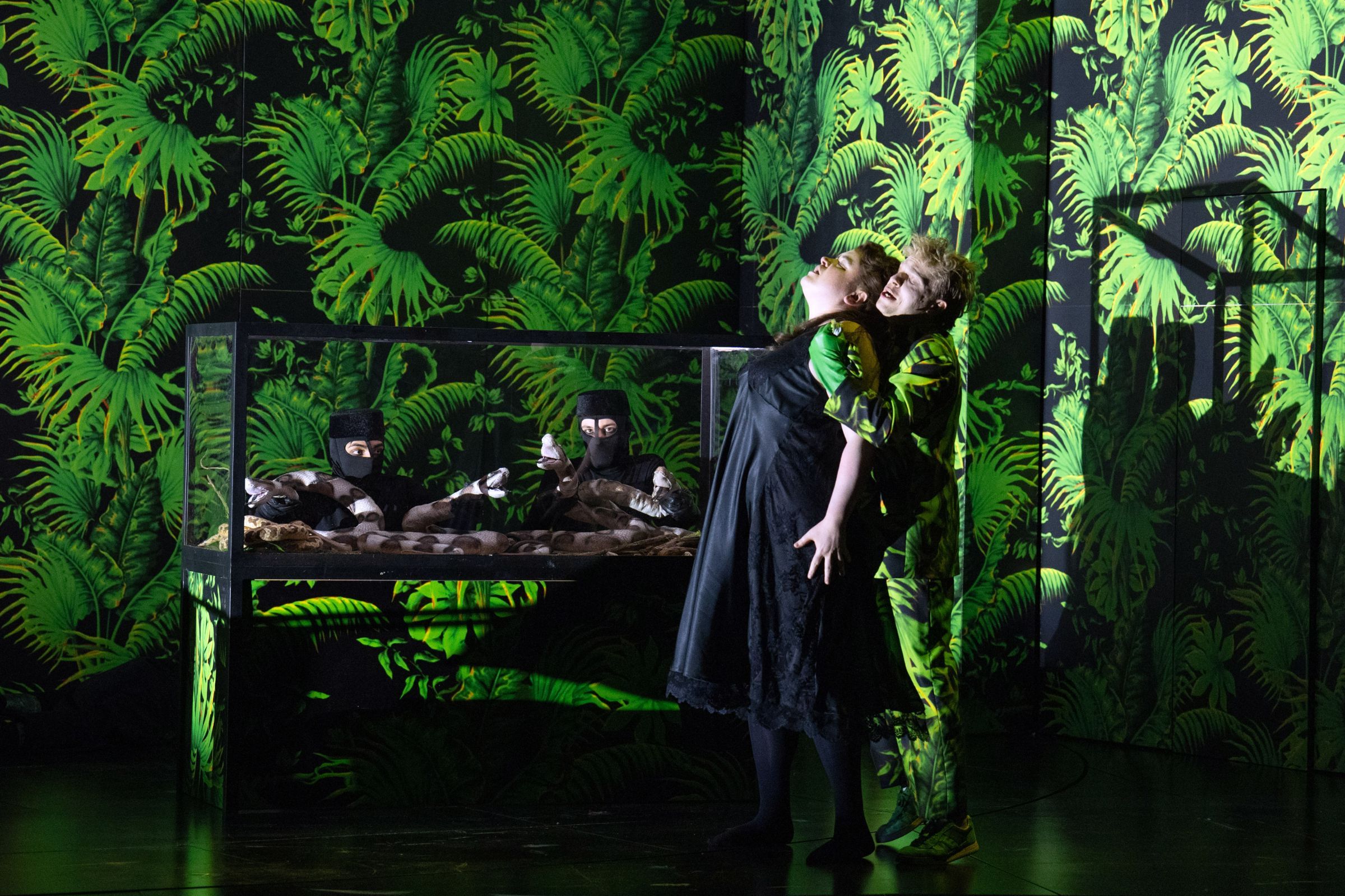 Jess Dandy (Cornelia) and Hugh Cutting (Tolomeo) &copy; Richard Hubert Smith