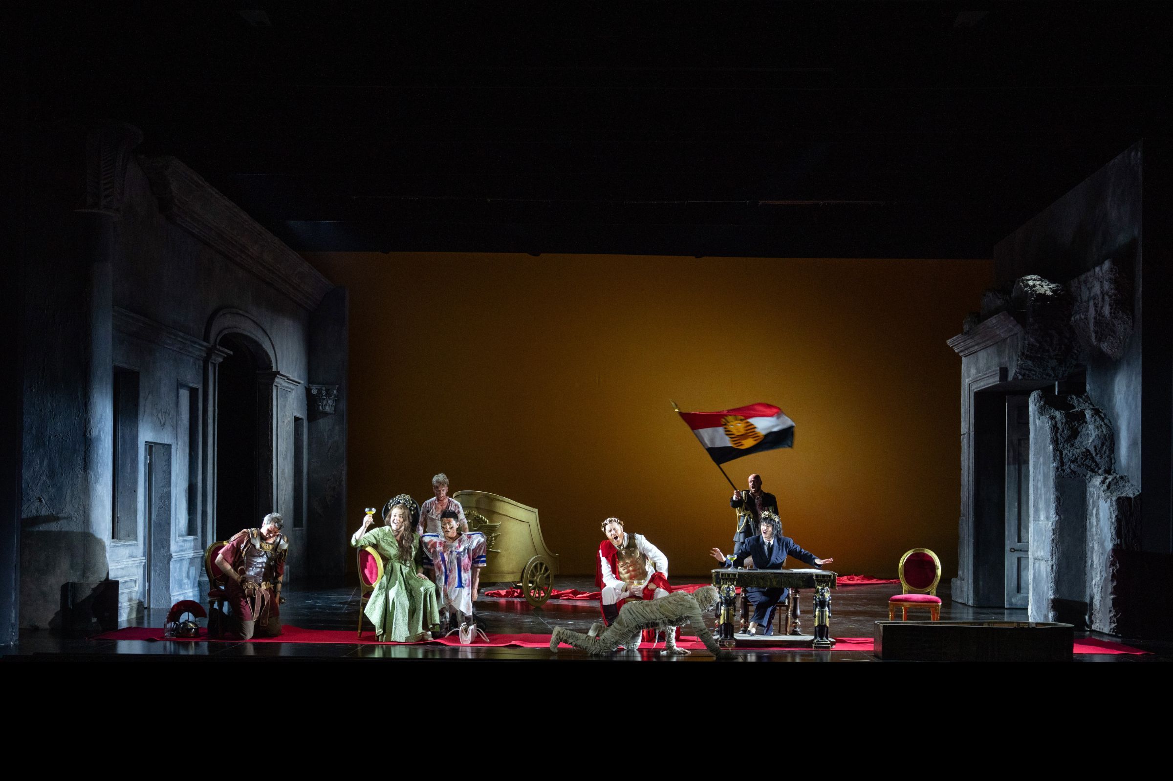 <i>Giulio Cesare</i>, Act 3 finale &copy; Richard Hubert Smith