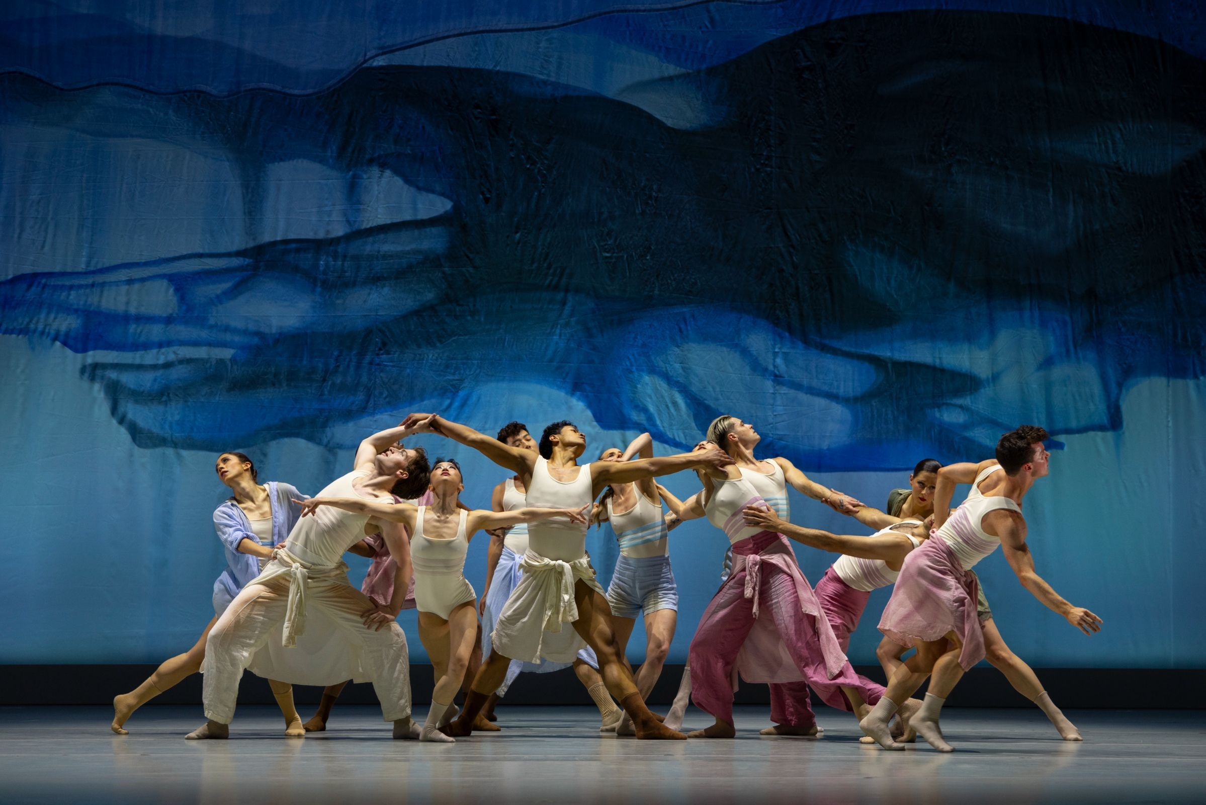 BalletX in Morgann Runacre-Temple’s <i>Summer</i> from <i>The Four Seasons Reimagined</i> &copy; Vikki Sloviter