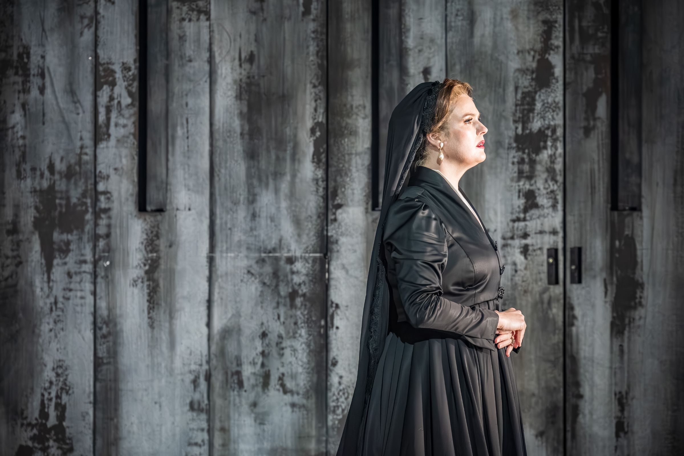 Elin Pritchard (Elisabetta) © Marc Brenner