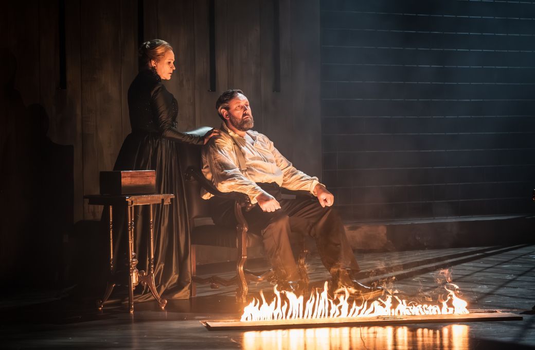 Ruxandra Donose (Eboli) and Matthew Rose (Filippo II) © Marc Brenner