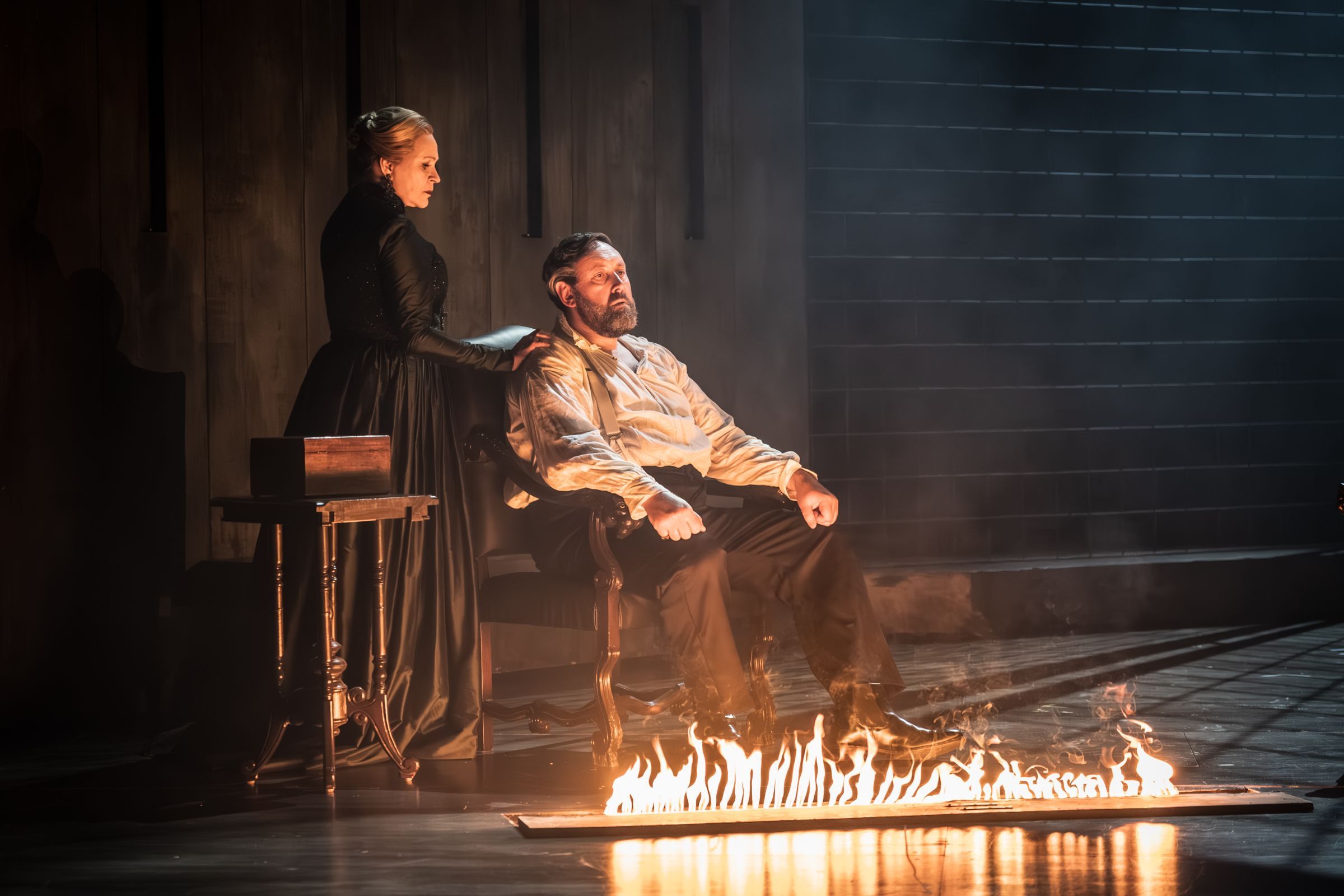 Ruxandra Donose (Eboli) and Matthew Rose (Filippo II) © Marc Brenner