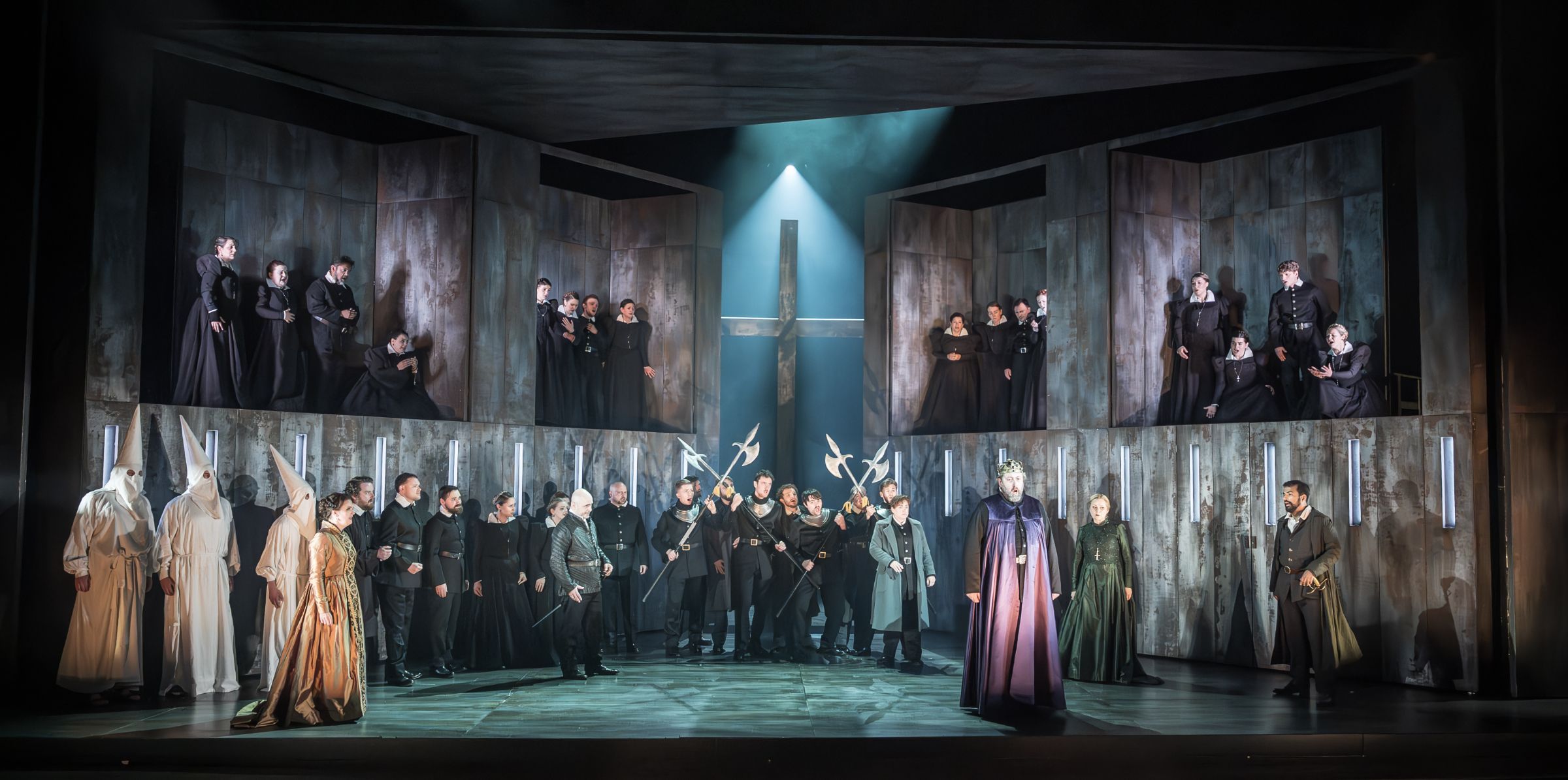 <i>Don Carlo</i>, Act 2 © Marc Brenner