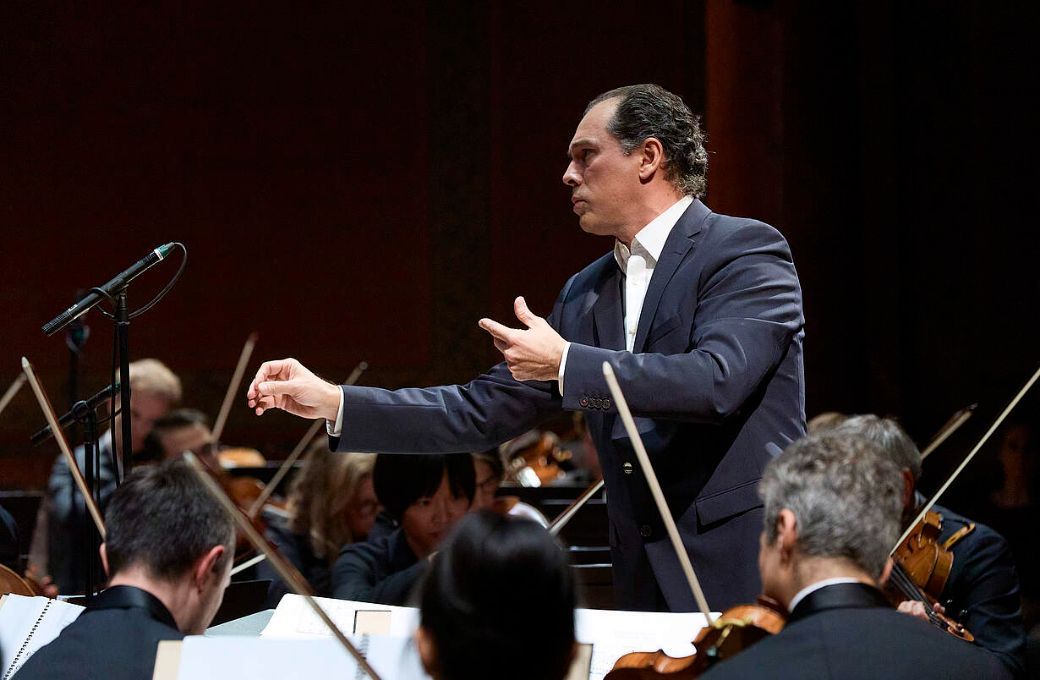 Tugan Sokhiev conducting the Orchestre de la Suisse Romande at Victoria Hall, October 2024 &copy; Magali Dougados