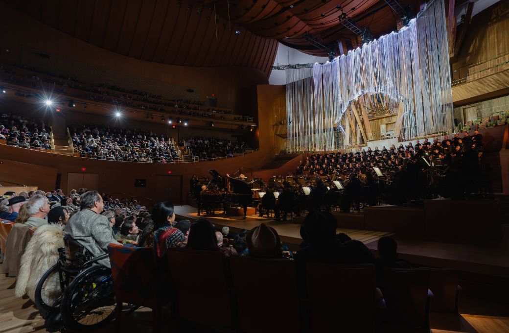 The Los Angeles Philharmonic perform at Walt Disney Concert Hall © Farah Sosa