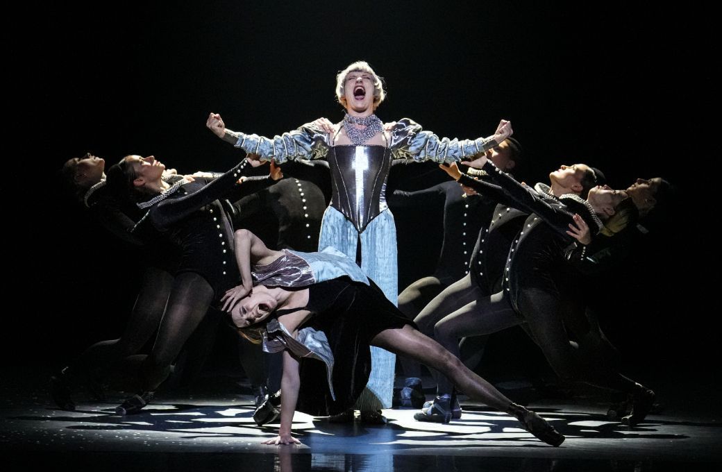 Madeline Squire and Roseanna Leney in Sophie Laplane&rsquo;s  <i>Mary, Queen of Scots</i> &copy; Steven Pisano