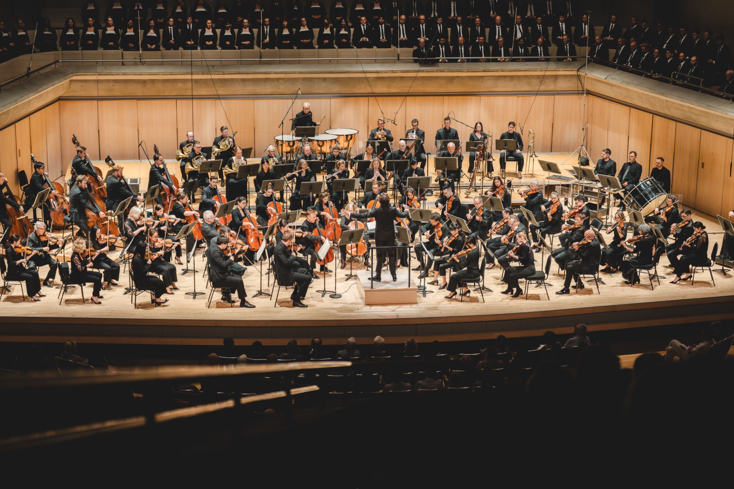 Gustavo Gimeno leads the TSO &copy; Allan Cabral | Courtesy of the Toronto Symphony Orchestra
