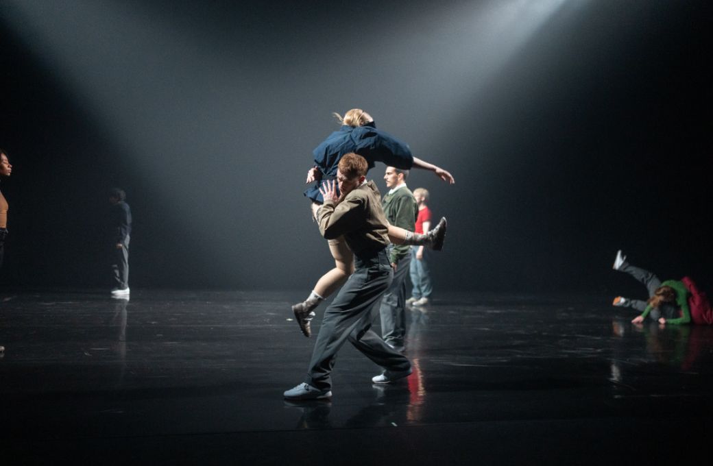 Rambert in <i>Hop(e)storm</i> by (La) Horde © Hugo Glendinning
