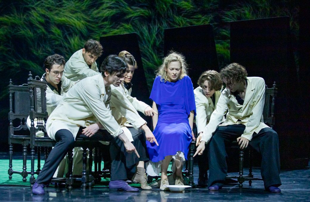 Polish National Ballet in Izadora Weiss&rsquo; <i>Delusions</i> (Virginia) &copy; Ewa Krasucka